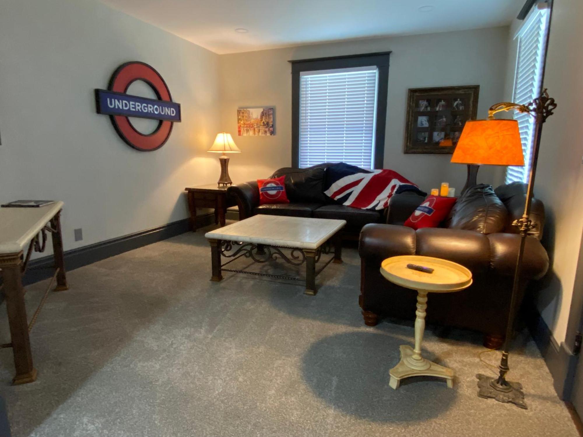 Red Door - The London Maisonette Exterior photo